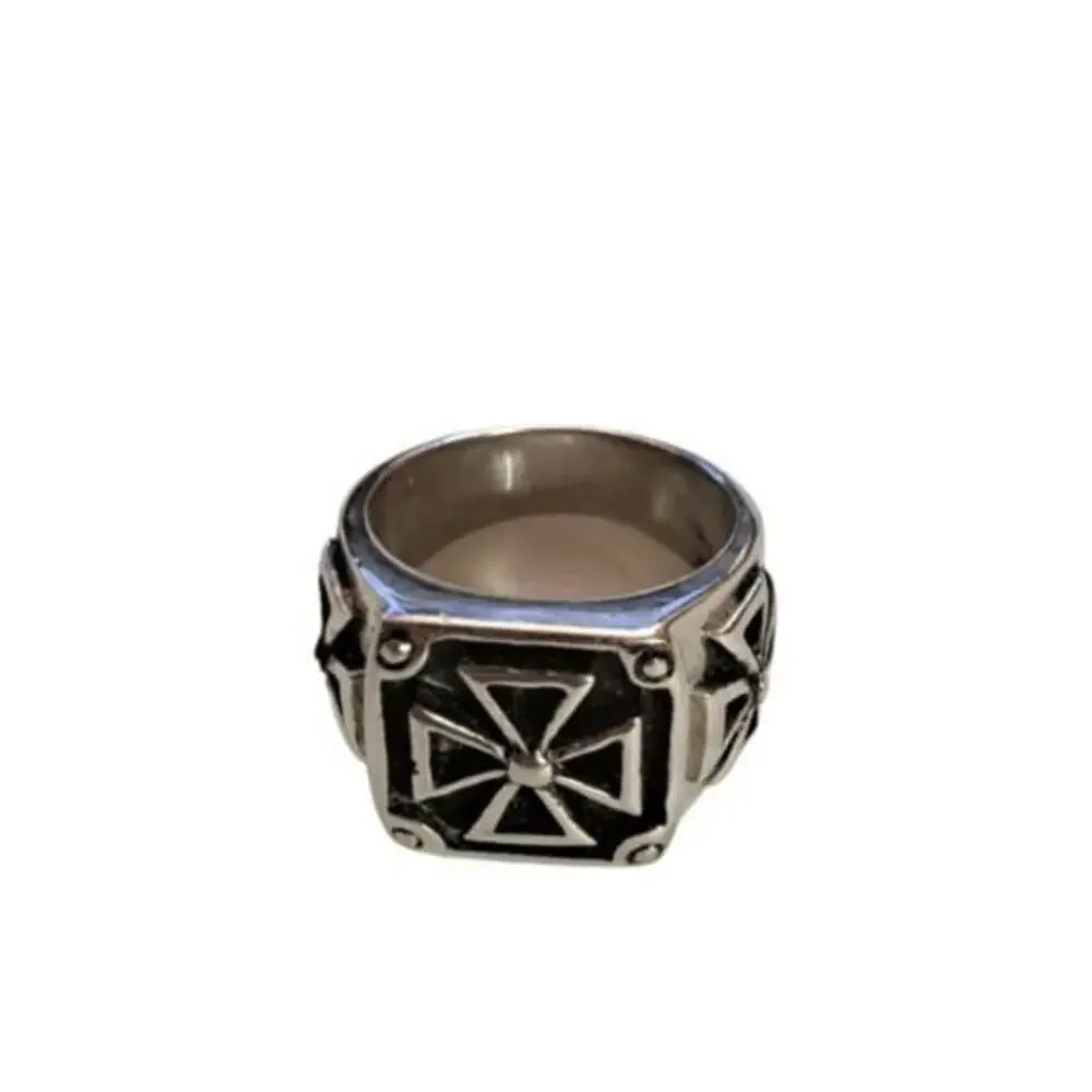 Iron cross ring size 13.5‎